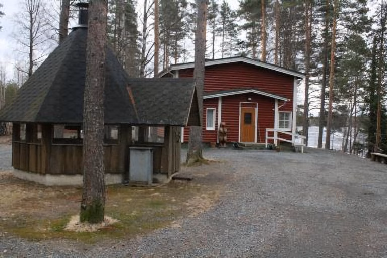 Iso maja